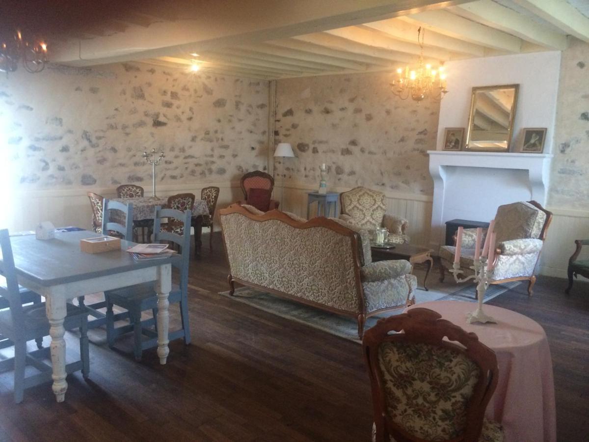Chambres D'Hotes La Chaumiere Coulonges  ภายนอก รูปภาพ