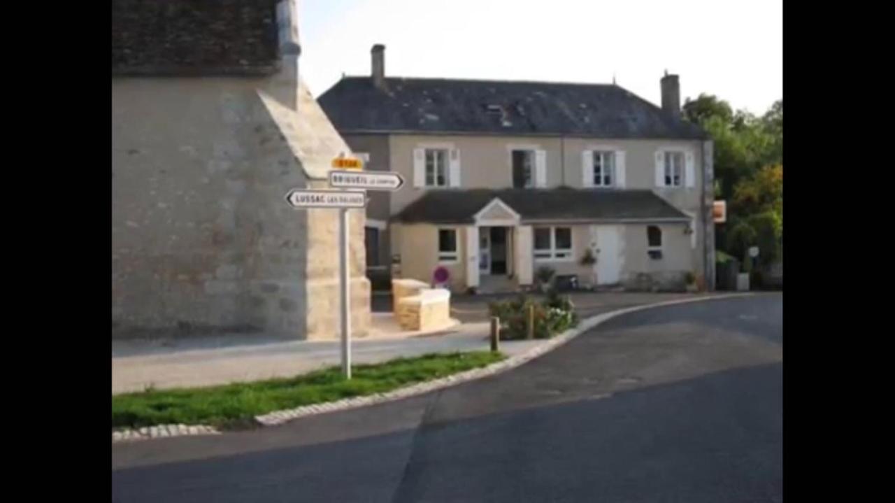 Chambres D'Hotes La Chaumiere Coulonges  ภายนอก รูปภาพ